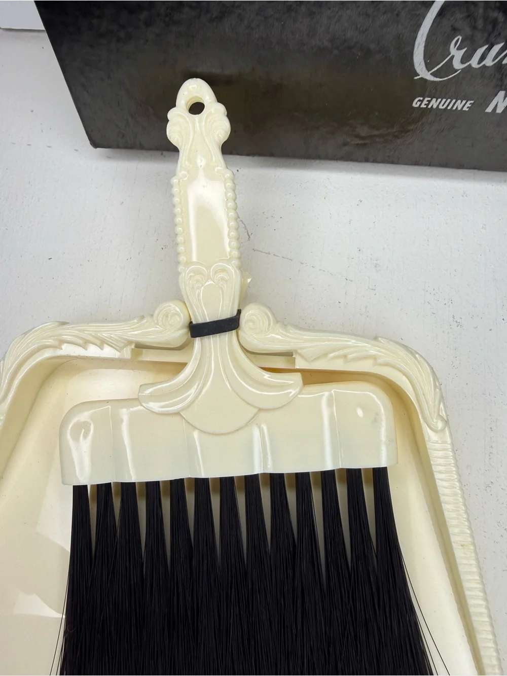 Vintage Aristocrat CRUMBER SET Brush crumb pan Plastic vintage NOS w/box